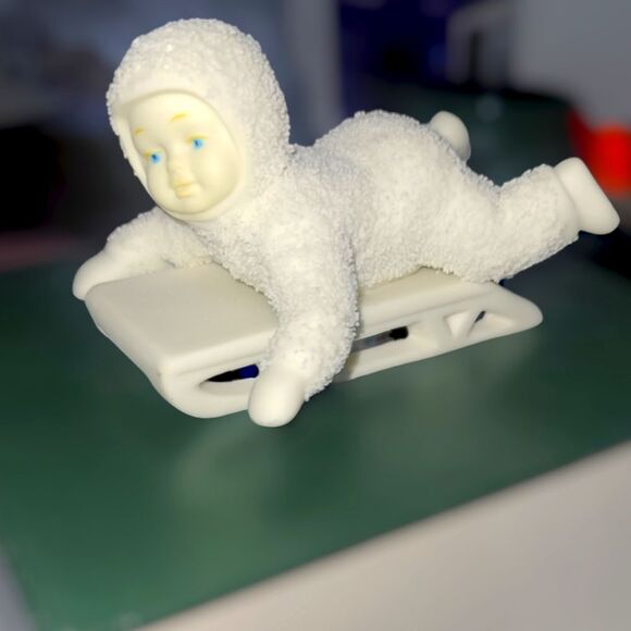Snowbabies "HOLD ON TIGHT" Figurine - Picture 1 of 7